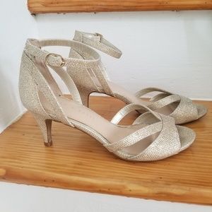 Kelly & Katie gold glitter heels
